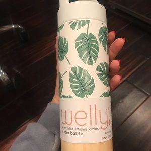 18oz welly bottle in palm leaf